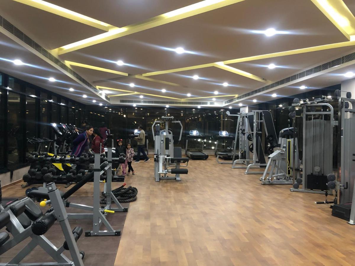 Apartamento Downtown Delight Lucknow Exterior foto