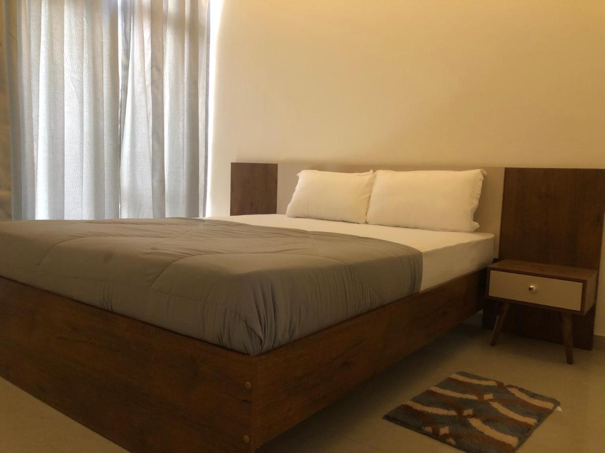 Apartamento Downtown Delight Lucknow Exterior foto